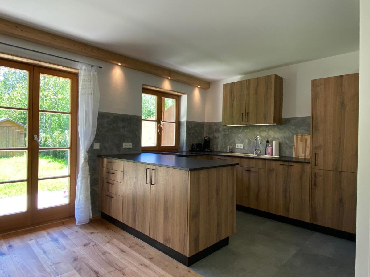 Neurenovierte Ferienwohnung Xaver Holzkirchen  Exterior foto
